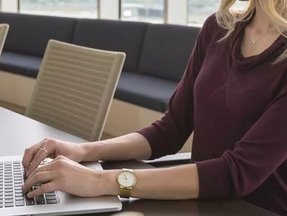 making-money-online-freelancing-vs-business